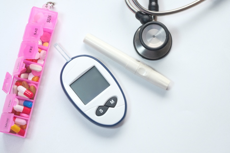 Điều trị bệnh tiểu đường bằng thuốc theo chỉ định của bác sĩ chuyên khoa