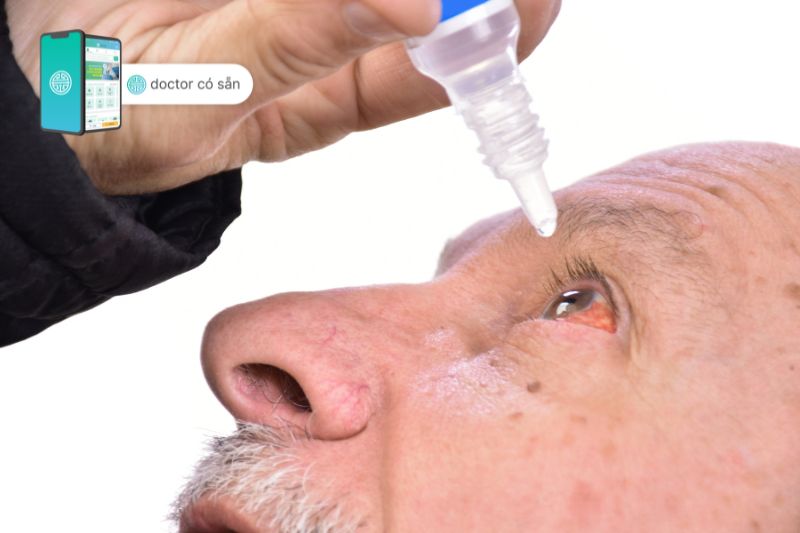 Thuốc nhỏ mắt có thể làm giảm áp lực nội nhãn bằng cách cải thiện cách thủy dịch chảy ra hoặc làm giảm lượng thủy dịch