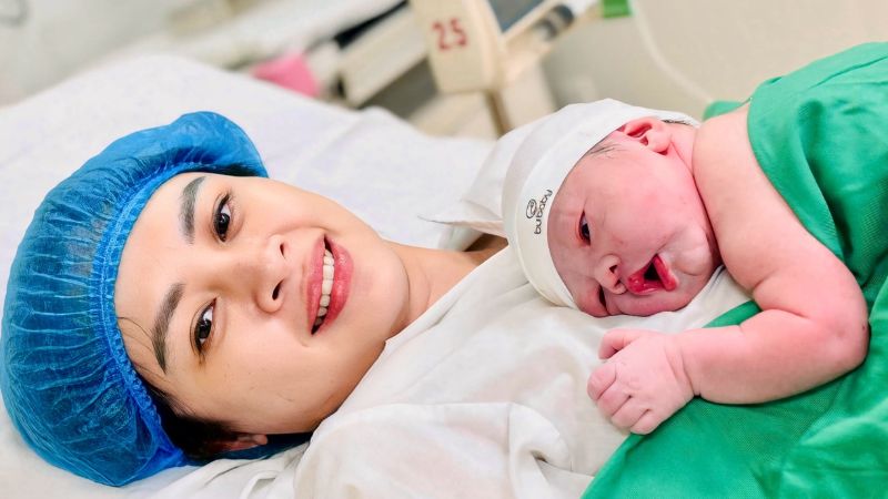 Chi phí sinh thường và sinh mổ có thể khác nhau tùy thuộc vào nhiều yếu tố như phương pháp giảm đau, các dịch vụ đi kèm