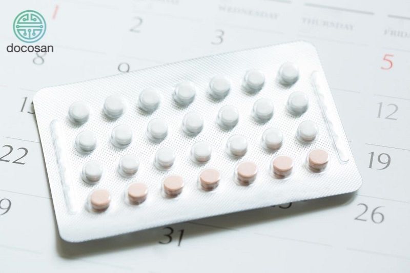 Uống thuốc tránh thai hàng ngày bị rong kinh có sao không ? 