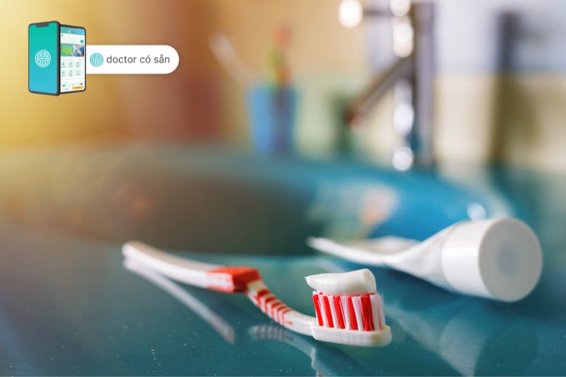 Chăm sóc răng miệng đúng cách giúp loại bỏ mảng bám trên răng, ngừa đau lợi