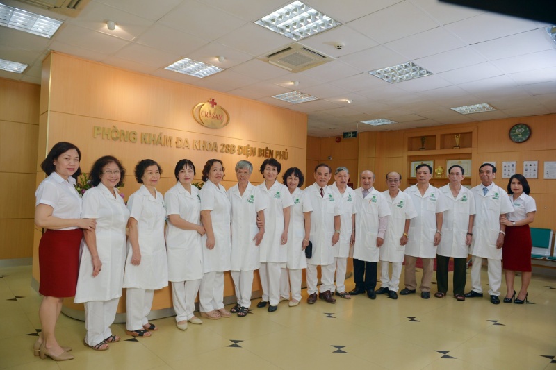 Đội ngũ y bác sĩ của Phòng khám Đa khoa 28B Điện Biên Phủ