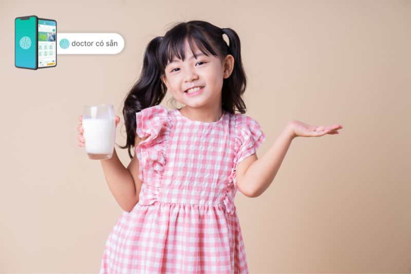 Trẻ từ 2-5 tuổi nên uống từ 2 - 2,5 cốc sữa mỗi ngày