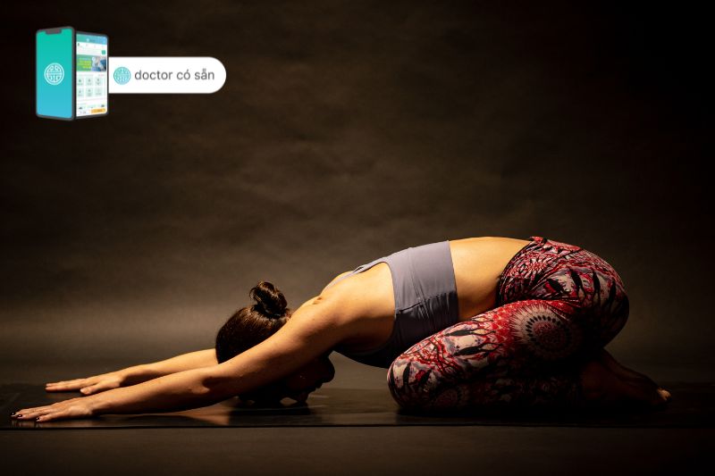 yoga giảm đau lưng