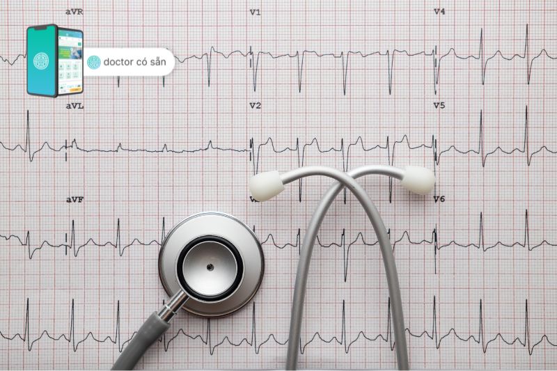 Điện tâm đồ có thể được thực hiện để kiểm tra các dấu hiệu của bệnh tim