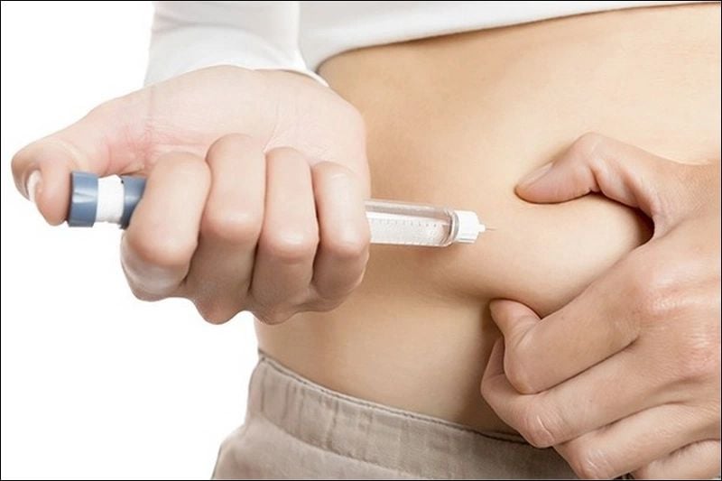 Nên ghi chú và thay đổi vị trí tiêm thường xuyên để tránh loạn dưỡng mỡ tại nơi tiêm
