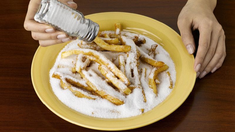 Chế độ ăn nhiều muối (natri) là nguyên nhân gây suy thận nghiêm trọng