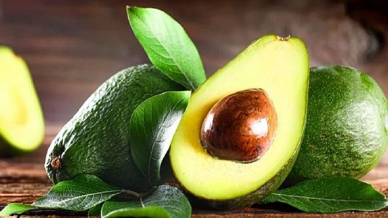 Quả bơ chứa nhiều acid béo không bão hòa giúp giảm cholesterol xấu trong cơ thể