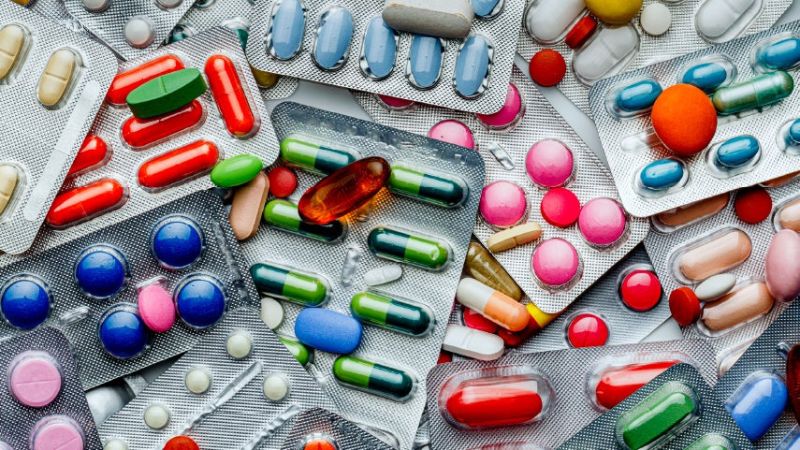 Đau bao tử kéo dài hoặc xuất hiện nhiều biến chứng khác cần sử dụng thêm thuốc điều trị theo hướng dẫn của bác sĩ