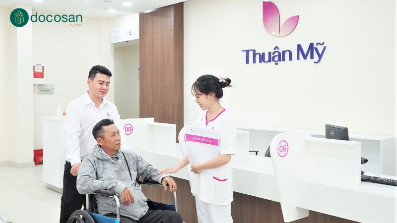 Bạn có thể đặt lịch khám online với các bác sĩ chuyên khoa tiêu hóa tại Phòng khám Thuận Mỹ Sài Gòn thông qua Docosan