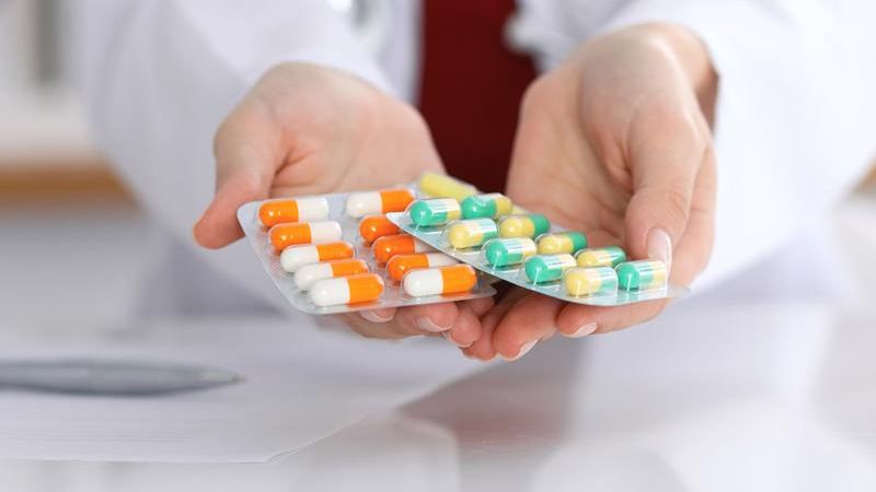 Tránh sử dụng thuốc kháng acid, kháng sinh hoặc thuốc ức chế bơm proton trước khi xét nghiệm HP vì có thể ảnh hưởng đến kết quả