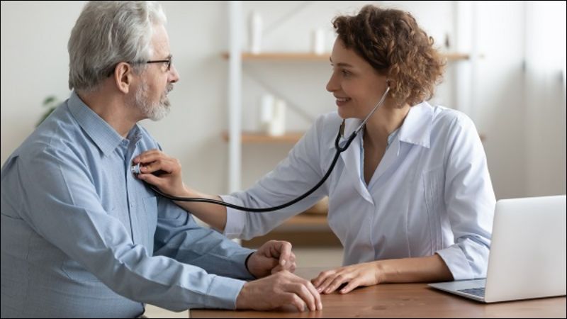 Đội ngũ bác sĩ là một tiêu chí rất quan trọng, nên ưu tiên chọn những chuyên gia có chuyên môn cao và nhiều kinh nghiệm trong lĩnh vực