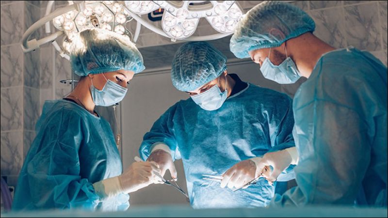 Tỷ lệ sống sót sau phẫu thuật phụ thuộc vào mức độ xâm lấn và khả năng loại bỏ hoàn toàn khối u