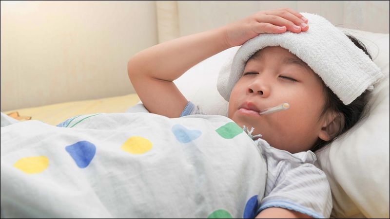 Sốt cao đột ngột từ 39 độ C trở lên là triệu chứng phổ biến của bệnh viêm não Nhật Bản nói riêng và các bệnh nhiễm trùng nói chung