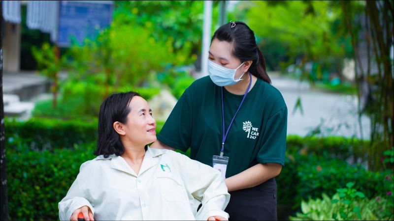 WeCare 247 là một trong những địa chỉ hàng đầu cung cấp dịch vụ chăm sóc người bệnh theo giờ uy tín tại TP.HCM