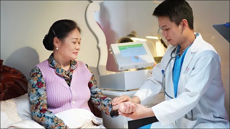 Bác sĩ gia đình là giải pháp chăm sóc sức khỏe chủ động trước khi cần di chuyển đến cơ sở y tế