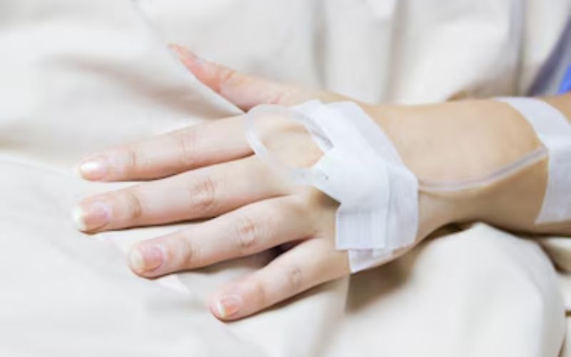 Người dùng nên hỏi rõ chi phí trước khi sử dụng dịch vụ truyền dịch tại nhà