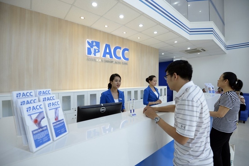 The American Chiropractic Clinic (ACC) is a top physiotherapy choice in HCMC for chronic or complex pain