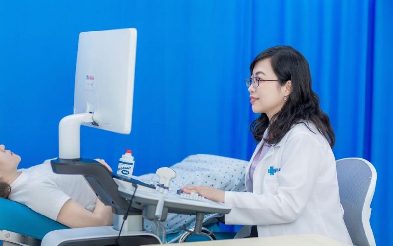 Dr. Ha Nhat Anh, an infertility specialist with over 10 years of experiences