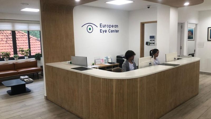European Eye Center là phòng khám nhãn khoa tư nhân cao cấp, nổi bật với đội ngũ bác sĩ quốc tế và hệ thống máy móc chuẩn châu Âu