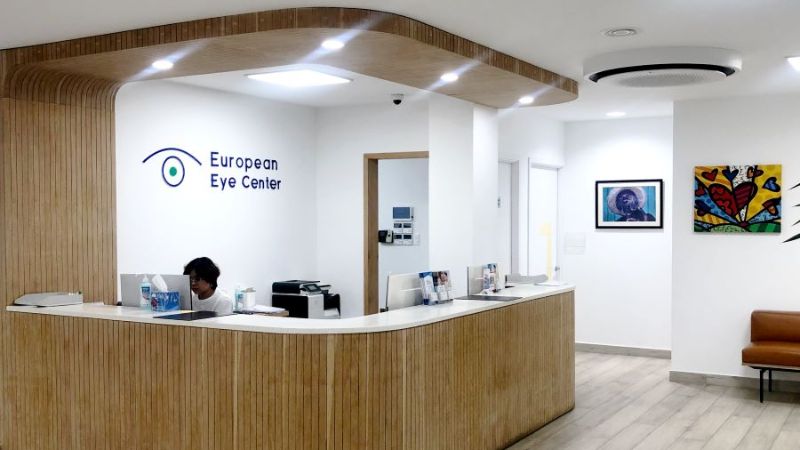 European Eye Center là phòng khám mắt tư nhân tại TP.HCM, do Bác sĩ JD Ferwerda - bác sĩ nhãn khoa người Hà Lan với hơn 28 năm kinh nghiệm - dẫn dắt