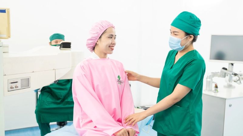 Bệnh viện chú trọng ứng dụng công nghệ điều trị tiên tiến, đặc biệt dẫn đầu trong lĩnh vực phẫu thuật khúc xạ, đạt hơn 660.000 ca thành công