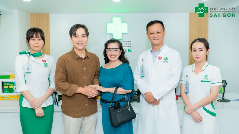 Bệnh viện Mắt Sài Gòn nổi tiếng với đội ngũ bác sĩ giàu kinh nghiệm, dịch vụ chuyên nghiệp và có một số chi nhánh được thông tuyến bảo hiểm