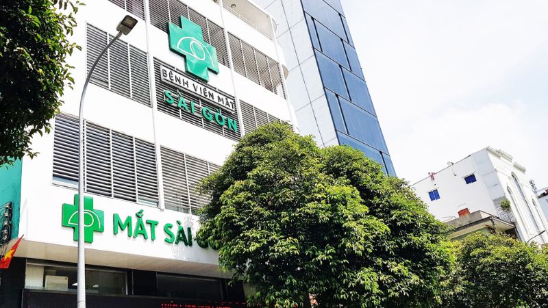 Ưu tiên các bệnh viện tuyến quận hoặc Bệnh viện Mắt Kỹ Thuật Cao để tiết kiệm thời gian chờ đợi và thủ tục đơn giản