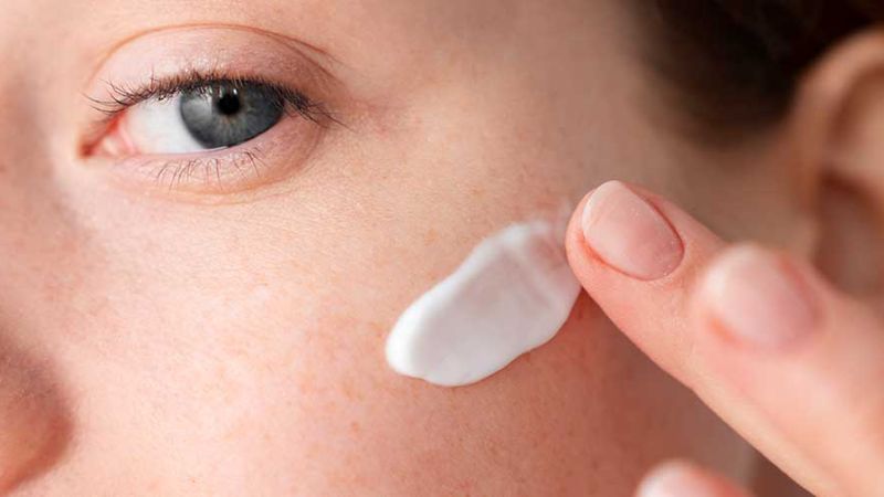 Kem trị nám được nhiều người lựa chọn vì tiện lợi, chi phí hợp lý và dễ sử dụng