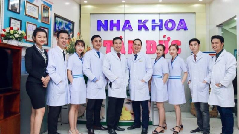 Nha khoa Tâm Đức smile là một nha khoa chuyên sâu về phẫu thuật implant, thẩm mỹ răng sứ