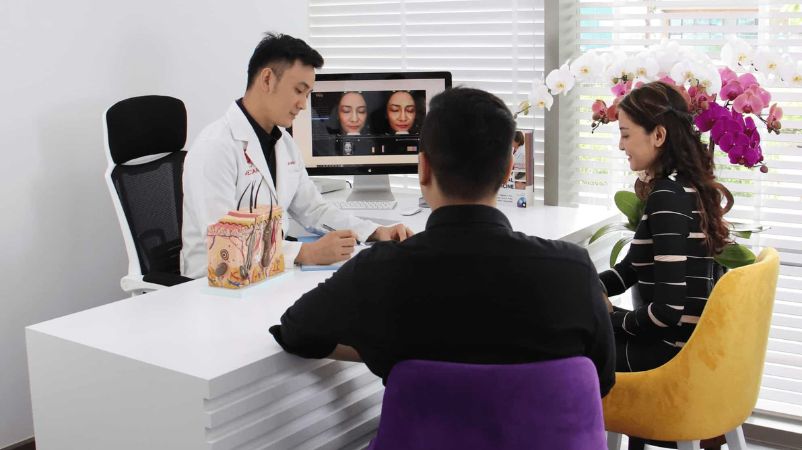 Phòng khám Da liễu Medcare là cơ sở chuyên sâu về da liễu, thẩm mỹ da và chăm sóc sức khỏe làn da toàn diện
