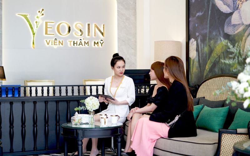 Viện Thẩm Mỹ Quốc Tế Yeosin (Q.10, TP.HCM) điều trị rạn da bằng công nghệ Small Nano kích thích collagen, phục hồi da mịn màng