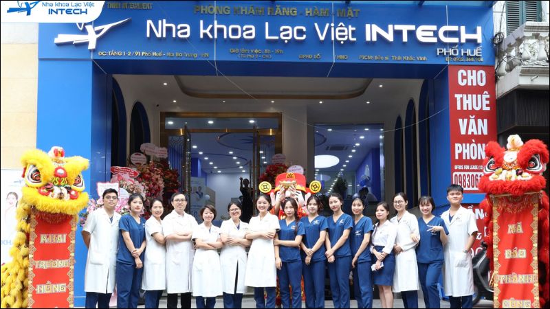 Nha khoa Lạc Việt Intech mang đến sự an tâm và hài lòng tuyệt đối cho khách hàng