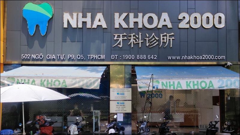 Nha Khoa 2000 cung cấp đầy đủ dịch vụ từ Implant, bọc sứ, niềng răng đến chăm sóc răng miệng trẻ em