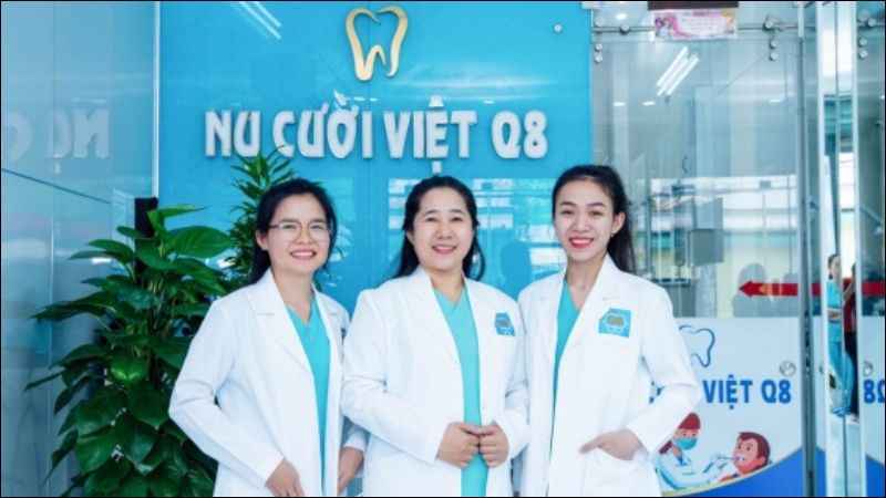 Đội ngũ bác sĩ tại Nha khoa Nụ Cười Việt Q8 có trên 10 năm kinh nghiệm