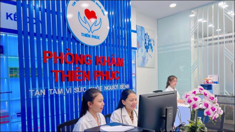 Phòng khám Thiên Phúc chuyên điều trị các bệnh da liễu phổ biến trong không gian gọn gàng sạch sẽ và trang thiết bị đầy đủ
