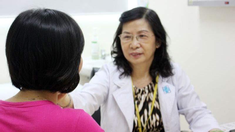 Bác sĩ Tiếng là bác sĩ chuyên khoa Da liễu, nguyên giảng viên Bộ môn Da liễu - Đại học Y Dược TP.HCM