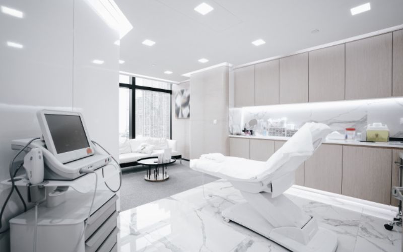 VITA Clinic Tân Bình là phòng khám da liễu uy tín, chuyên cung cấp dịch vụ chăm sóc sắc đẹp và điều trị da