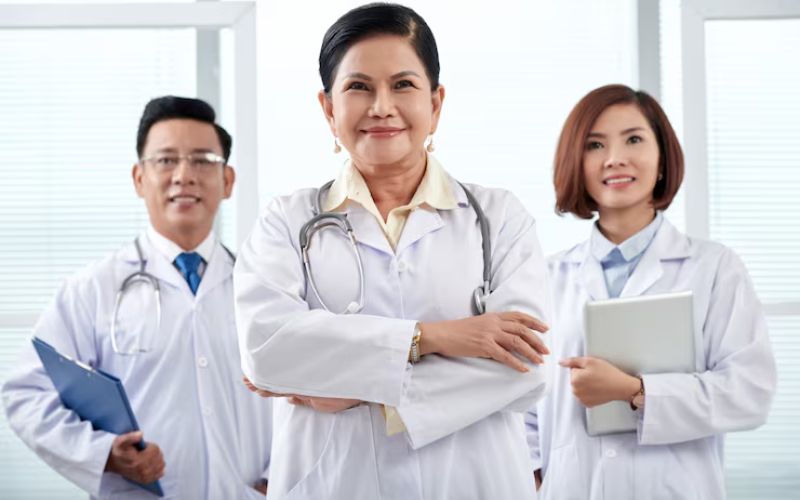 Khi lựa chọn phòng khám da liễu quận Tân Bình, hãy lưu ý đến uy tín, đội ngũ bác sĩ chuyên môn cao và trang thiết bị hiện đại