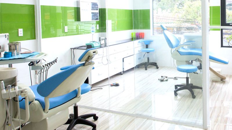 Nha khoa Sài Gòn Bình Tân là một chi nhánh thuộc hệ thống Hệ Thống Nha Khoa Sài Gòn — một hệ thống nha khoa lớn với trên 30 phòng khám phủ khắp nhiều tỉnh thành