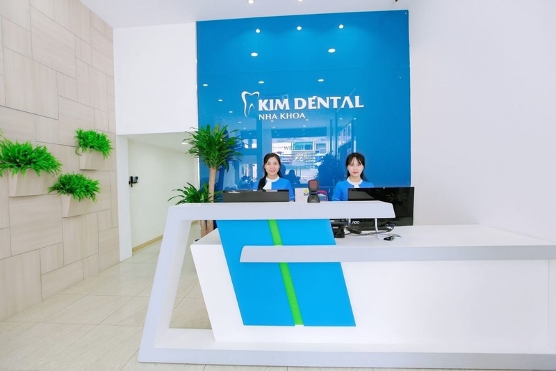 Nha khoa Kim là nha khoa uy tín ở Bình Thạnh, được nhiều khách hàng tin tưởng bởi quy mô hiện đại, dịch vụ đa dạng và tiêu chuẩn quốc tế