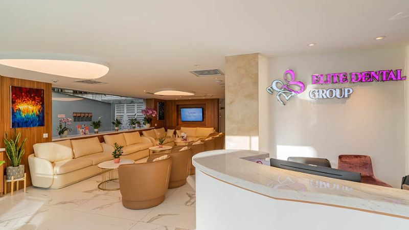 Elite Dental hoạt động như một bệnh viện thu nhỏ, với các chuyên khoa riêng biệt và đội ngũ bác sĩ chuyên sâu trong từng lĩnh vực