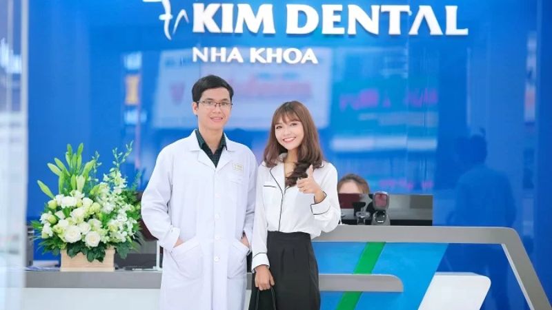 Nha Khoa Kim là chuỗi phòng khám nha khoa uy tín tại Việt Nam, được biết đến với đội ngũ y bác sĩ giỏi