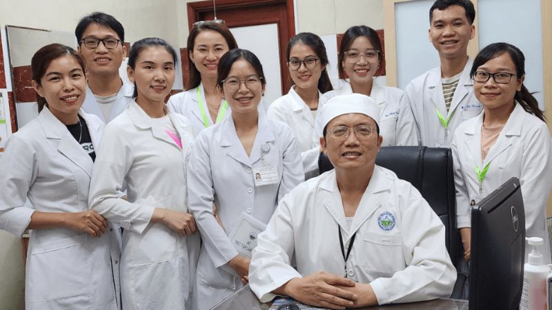 Đội ngũ bác sĩ, điều dưỡng và dược sĩ tại phòng khám đều là những người có chuyên môn cao