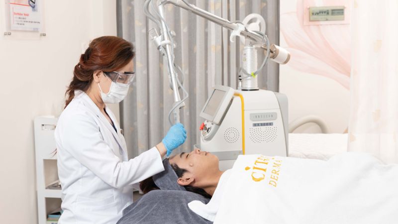 Phòng khám chuyên sâu về da liễu thẩm mỹ, được sáng lập bởi Thạc sĩ Bác sĩ Châu Ngọc Tố Trinh, người từng công tác tại Bệnh viện Da liễu TP.HCM