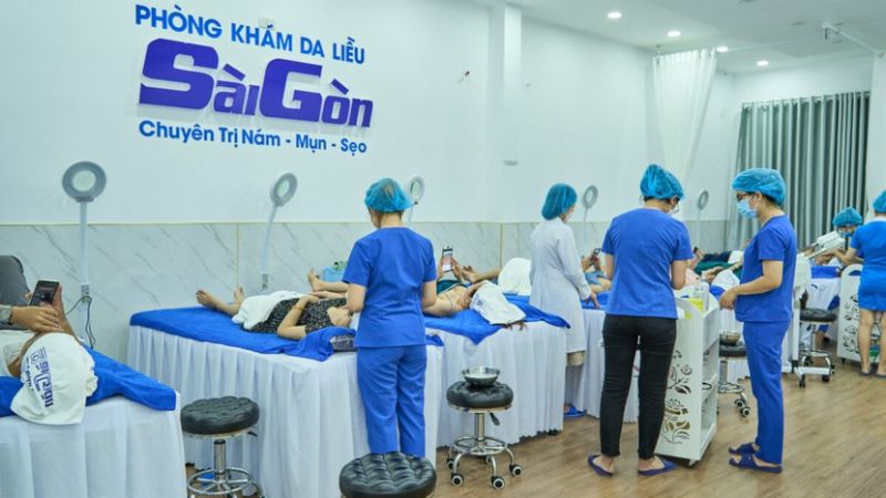 Phòng khám Da liễu Sài Gòn (PKDL SG) được thành lập từ năm 2009, tiền thân là Thẩm mỹ viện V Beauty và Kara Clinic & Spa