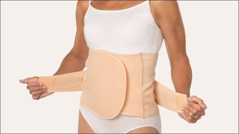 Đai nịt bụng chỉ gây mất nước tạm thời và ép các mô cơ học, hoàn toàn không có tác dụng đốt cháy mô mỡ sinh học