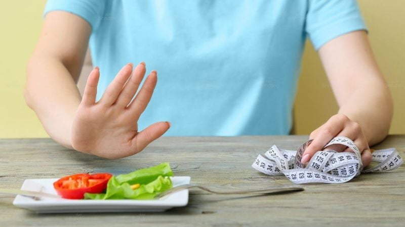 Nhịn ăn hoàn toàn có thể dẫn đến mất cơ và thiếu hụt dinh dưỡng trầm trọng