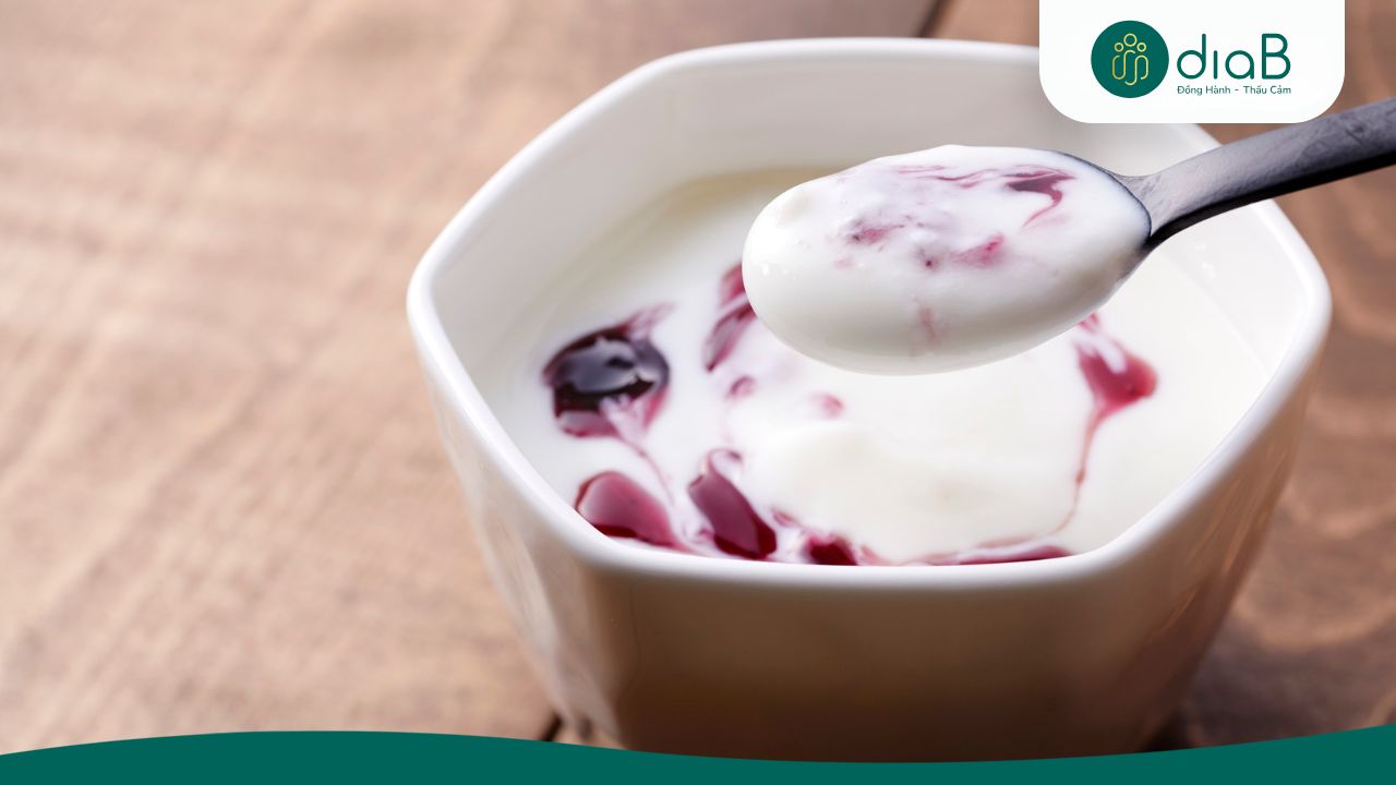 Sữa chua cung cấp nhiều vitamin và khoáng chất mà cơ thể thiếu khi kiêng khem giảm cân