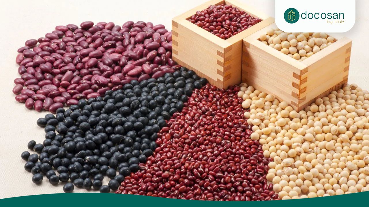 Bột ngũ cốc là sản phẩm được chế biến từ việc xay mịn các loại hạt ngũ cốc rang chín 